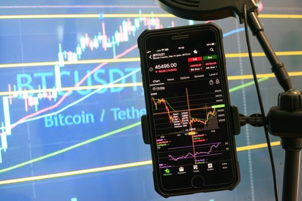 Liquidity Pools: The Fuel for Decentralized Finance