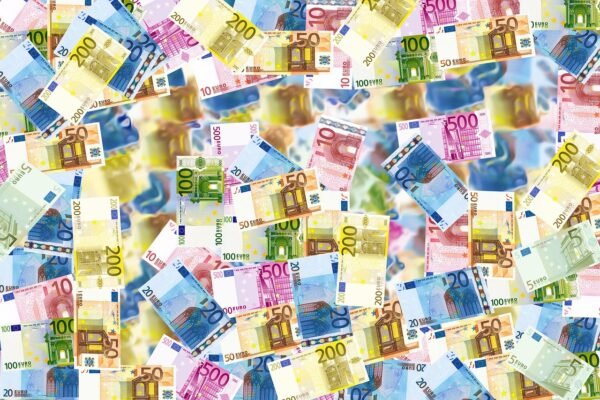 Decoding Discretionary Spending: Trim Expenses, Build Wealth.